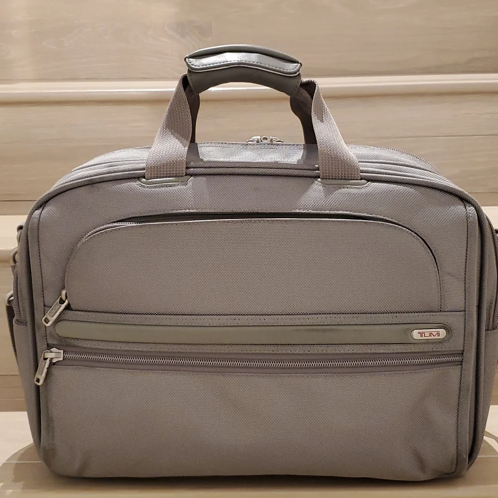 Tumi Alpha G4 Santa Monica Whitfield Helmet Bag Brief 